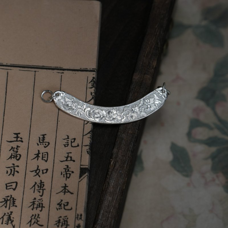 手工阴刻满雕花卉纯银吊坠  双头如意 - 吊饰 - 纯银 银色