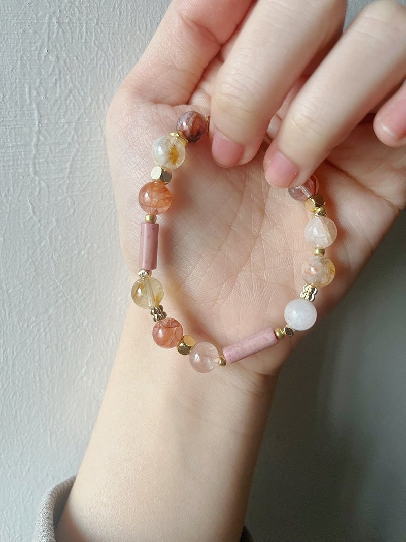 Sosii | 人缘 感情 自信 开运 | C05长石款-粉 | 天然水晶手链 - 手链/手环 - 水晶 粉红色