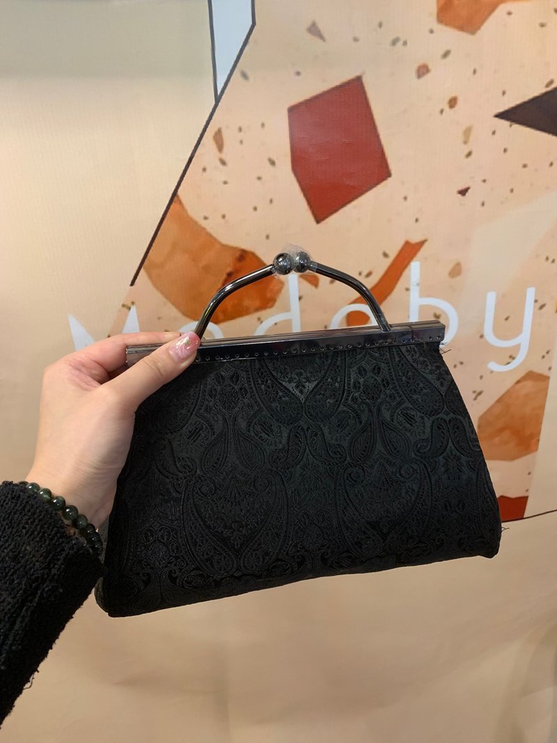 预留品 MBC 人手制 驳脚 黑色腰果花织锦 20cm 框 口金包 - 侧背包/斜挎包 - 棉．麻 黑色