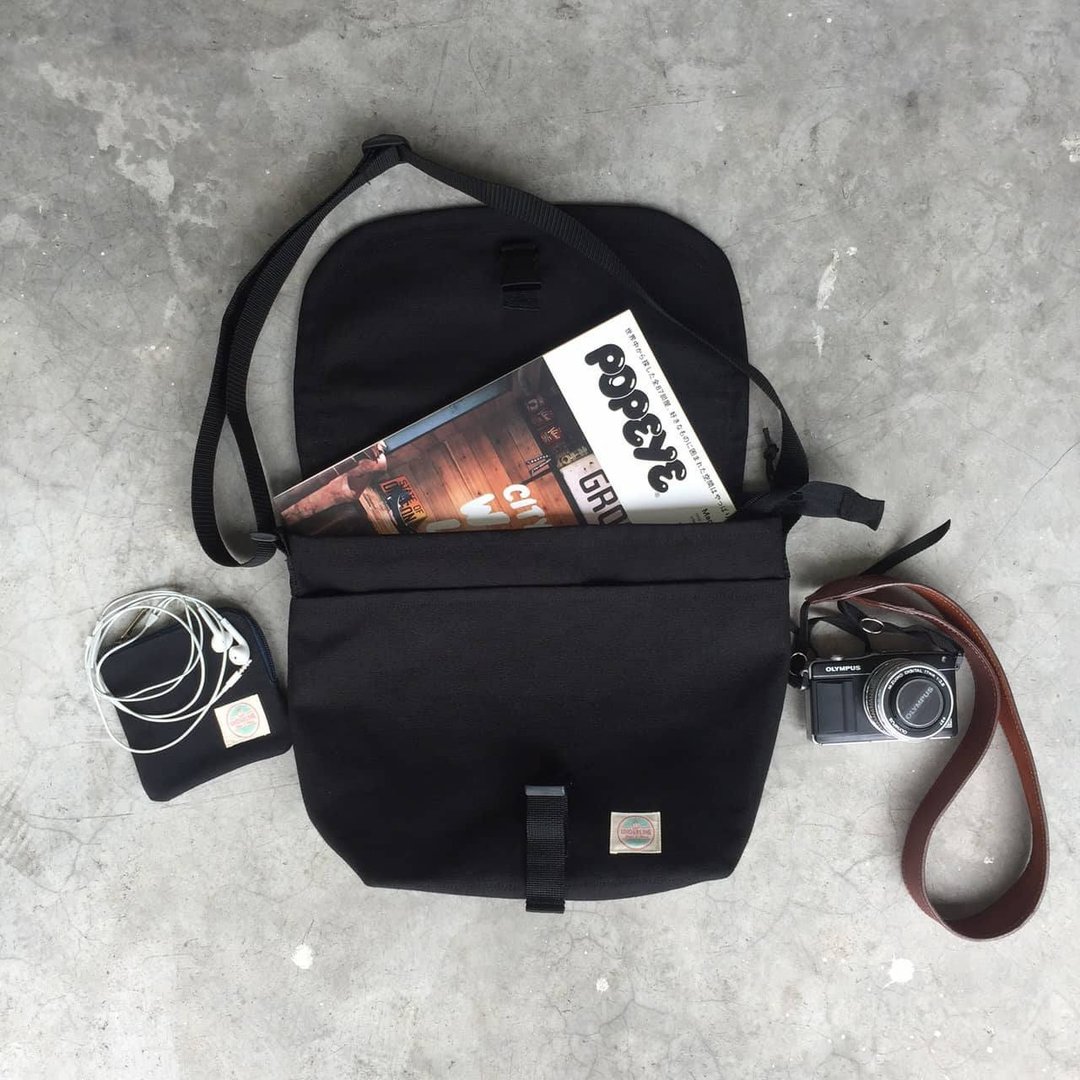New Big Black Basic Messenger Canvas Bag/ everyday bag/ travel bag - 侧背包/斜挎包 - 棉 黑色