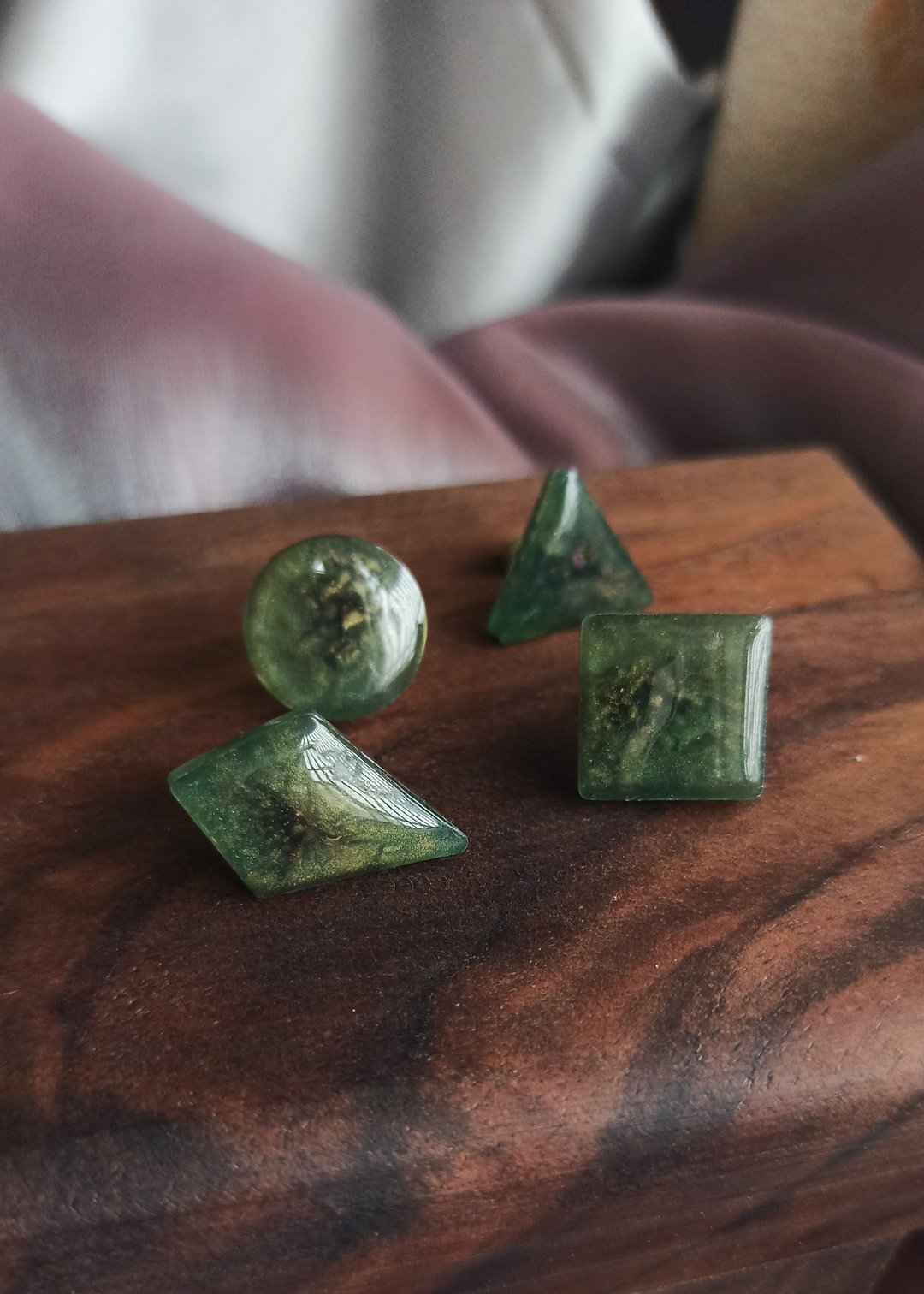 【孤品限定】橄榄几何耳环 - 手制珠 - 耳环/耳夹 - 树脂 绿色