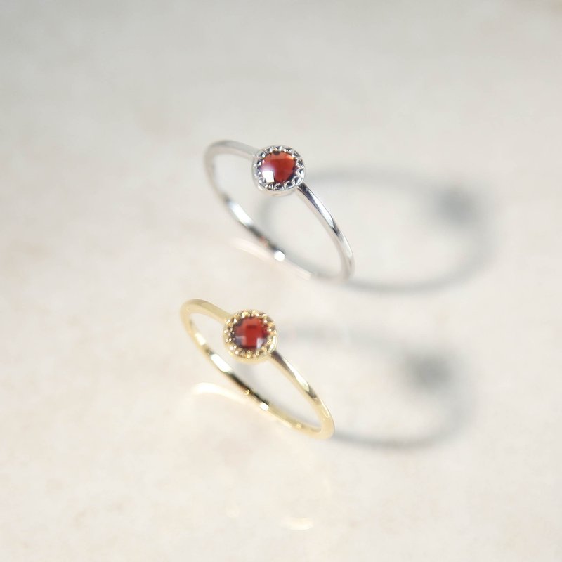 石榴石小圆片纯银戒_1月诞生石。生日礼物。特色。天然石 - 戒指 - 纯银 