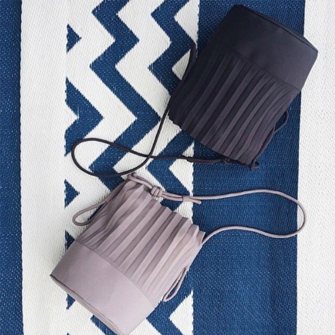 aPail Bucket Bag in Dark Grey - 手提包/手提袋 - 其他材质 灰色