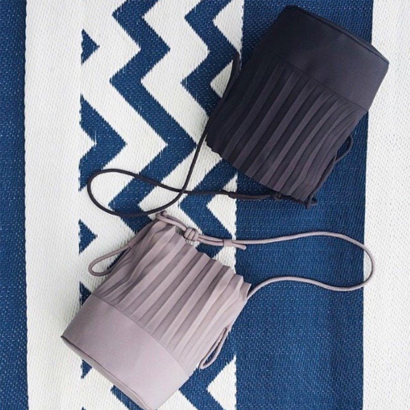 aPail Bucket Bag in Dark Grey - 手提包/手提袋 - 其他材质 灰色