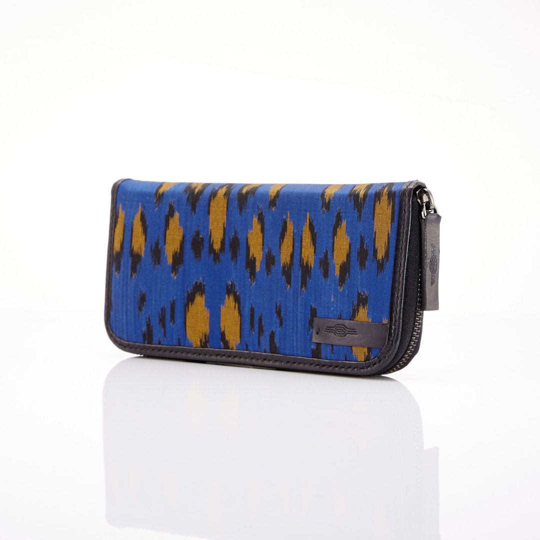 ฺBlue Tiger Eyes - Handmade Zip Around Genuine Leather X Premium Silk Wallet - 皮夹/钱包 - 真皮 蓝色