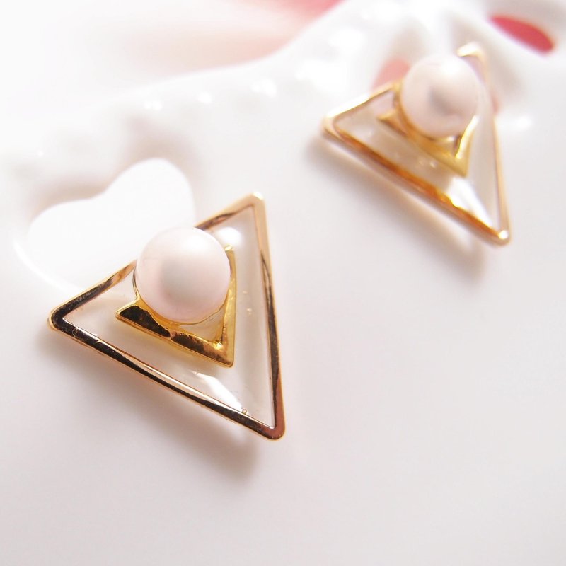 粉红。珍珠 - 不痛U型耳夹 不锈钢耳针 硅胶耳针 - 耳环/耳夹 - 纸 粉红色