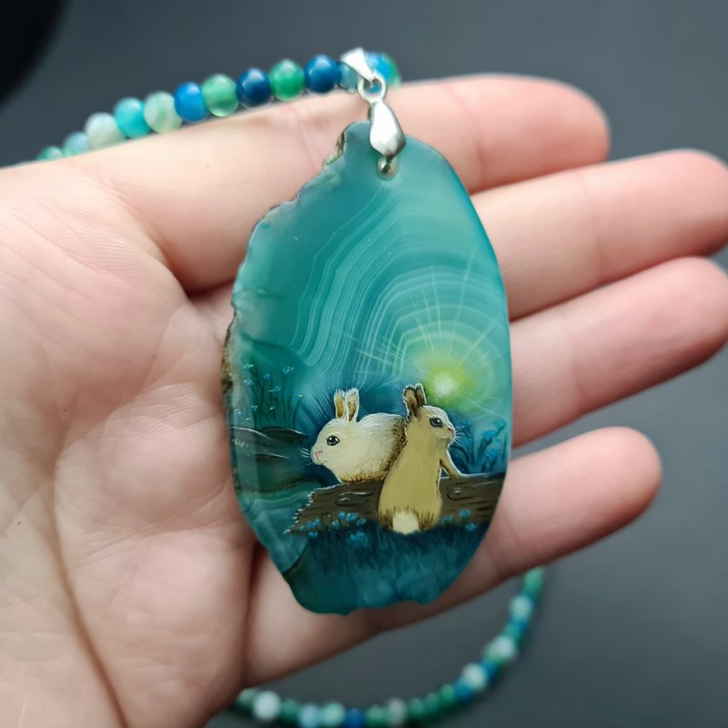 Necklace with two baby rabbit or hare Oil painting on green Agate pendant stone - 项链 - 石头 绿色