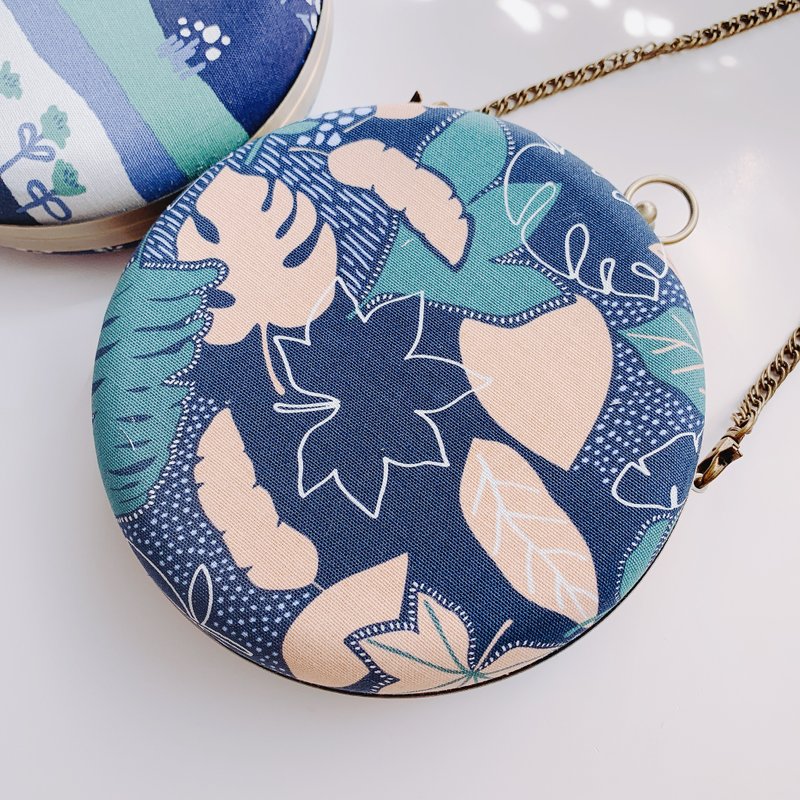 蓝绿叶子小圆包 - 可手拿/ 斜背/ 婚礼姊妹礼物 - 侧背包/斜挎包 - 棉．麻 绿色