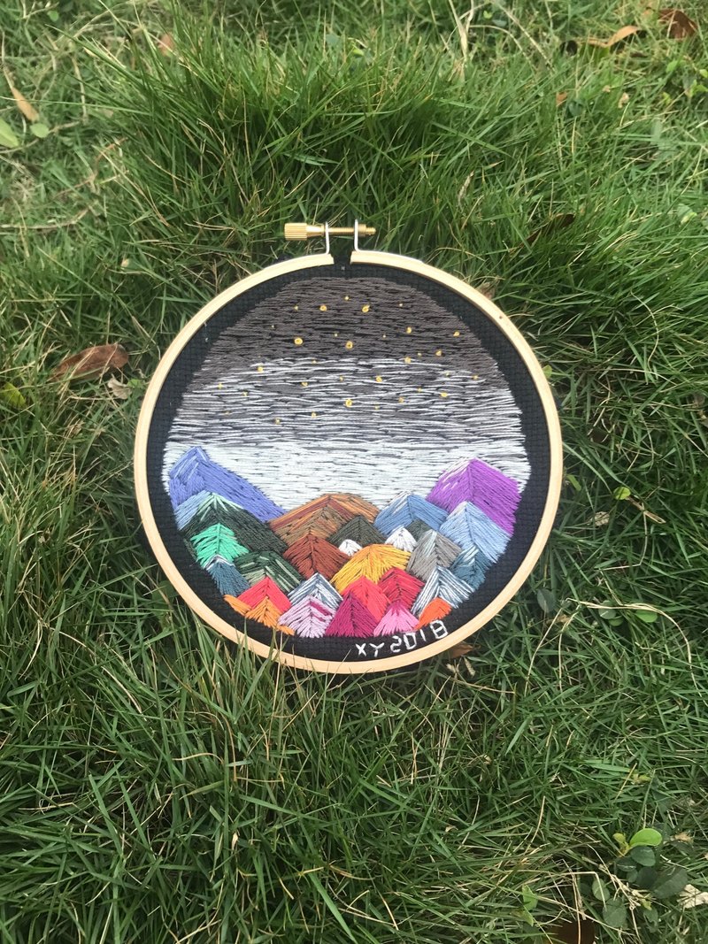 Mystery night embroidered 魔幻星空手工刺绣挂画 - 海报/装饰画/版画 - 绣线 黑色