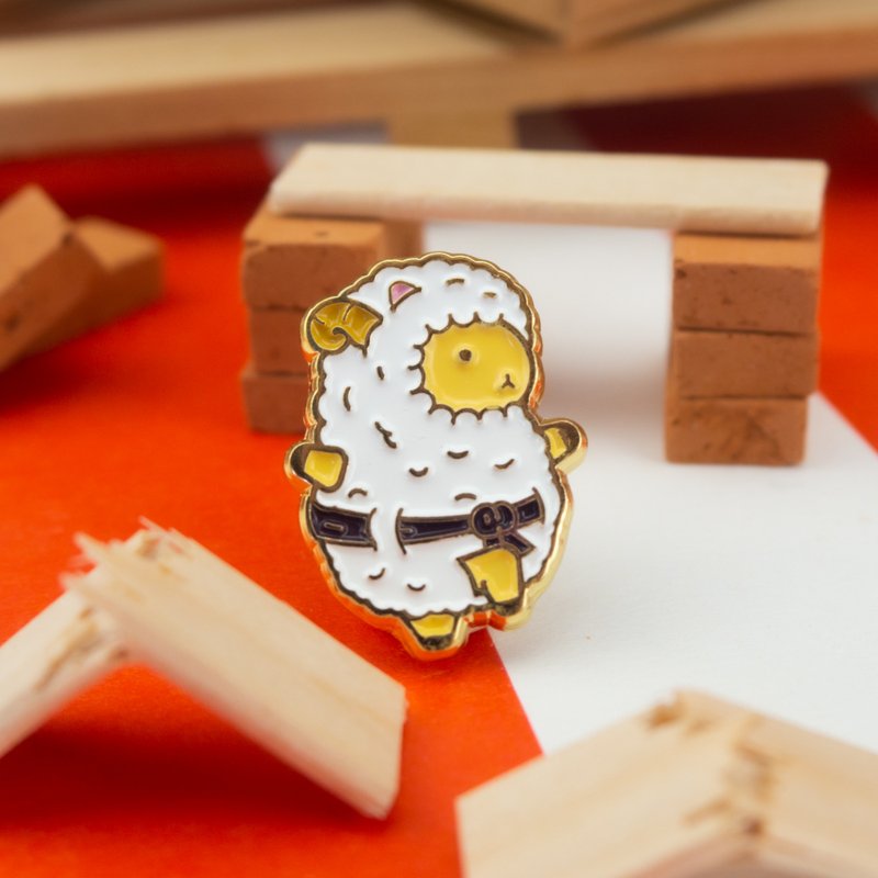 Karate Kid Enamel Pin - 胸针 - 其他金属 白色