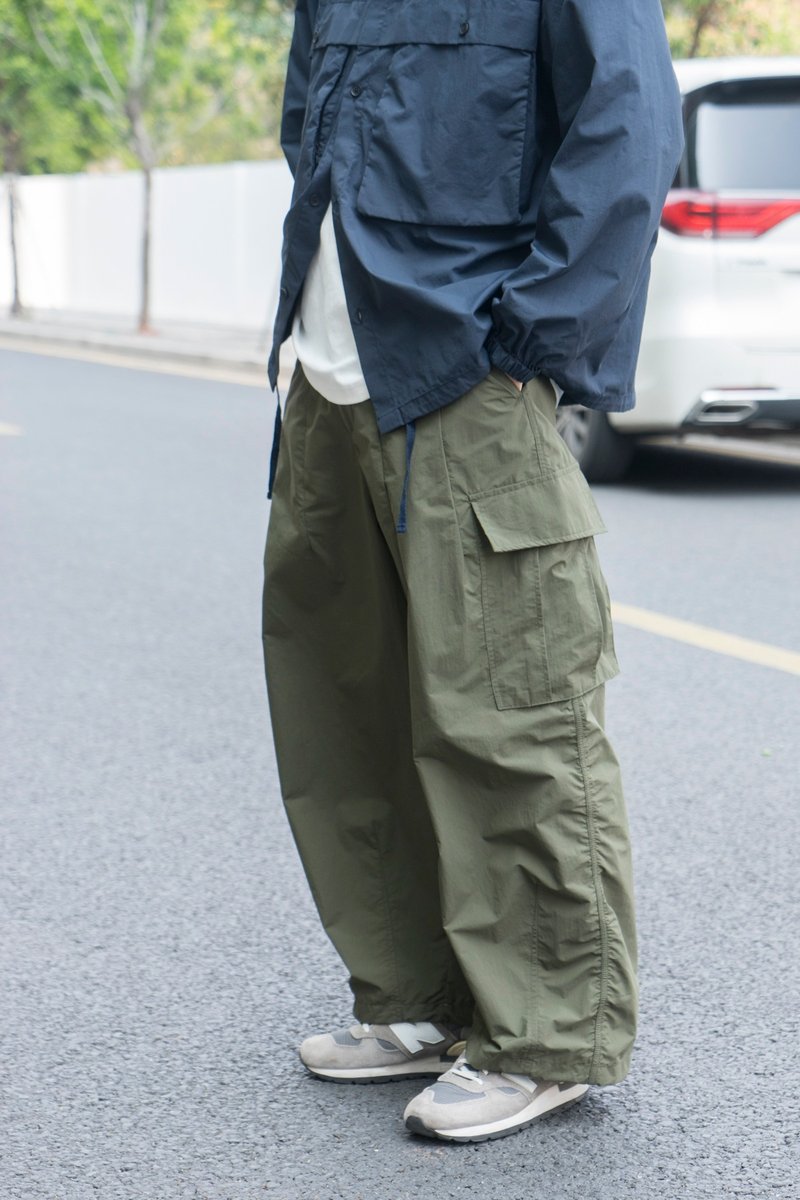 PANTS 日系细格纹轻薄舒適面料工裝多袋气球裤 阔腿裤寬鬆裤cargo - 男士长裤 - 其他人造纤维 绿色