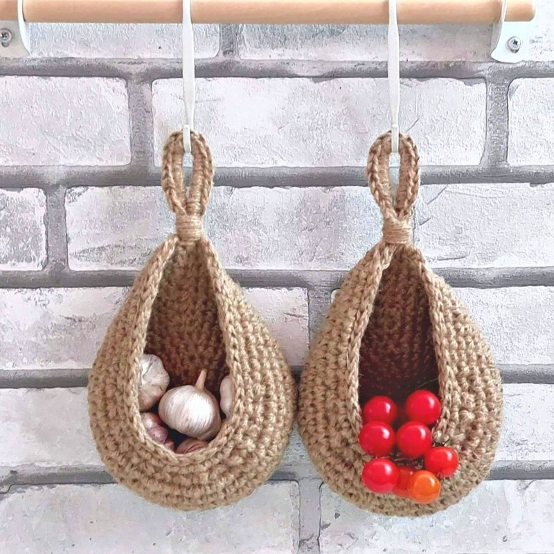 Kitchen minimalist decor ideas Hanging jute baskets set Moth - 置物架/篮子 - 棉．麻 金色