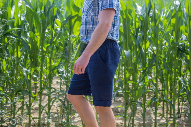 Navy linen shorts for men with pockets\Mens summer linen shorts - 男士短裤 - 亚麻 蓝色