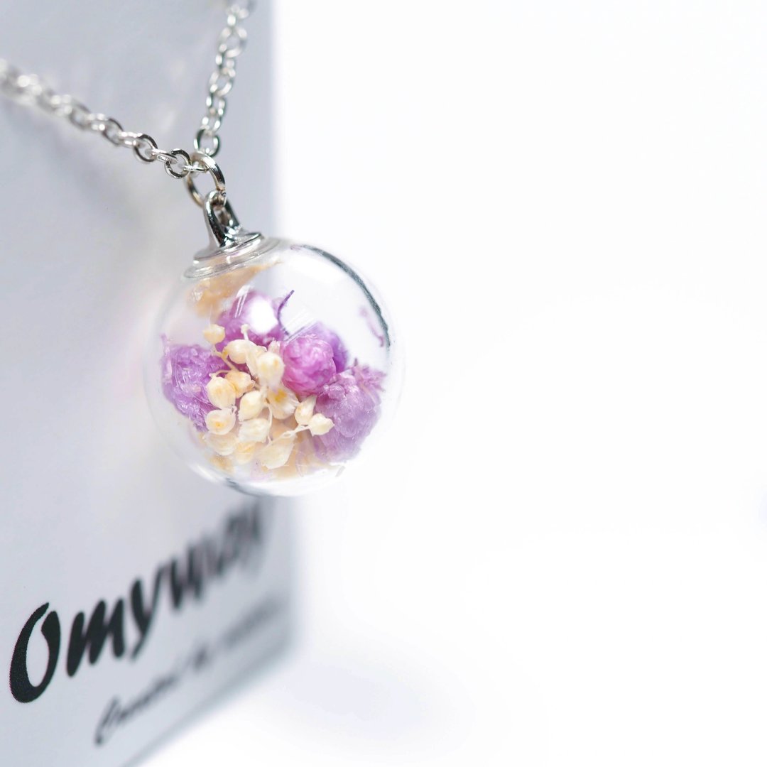爱家作-OMYWAY 紫色米小米花干花永生花玻璃球饰物颈链1.4cm - 颈链 - 玻璃 白色