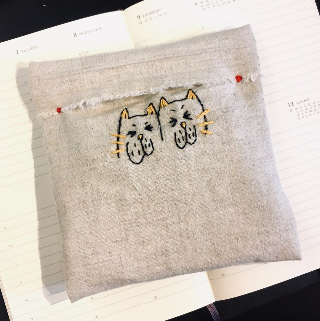 Wanying Hsu 猫下去自己手缝绵绵套 "Meow Meow Pads Bag " - 收纳用品 - 棉 