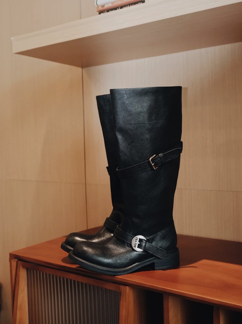 俏皮圆头 寬筒做旧感骑士靴 长靴 手工製 - 女款长靴 - 真皮 多色
