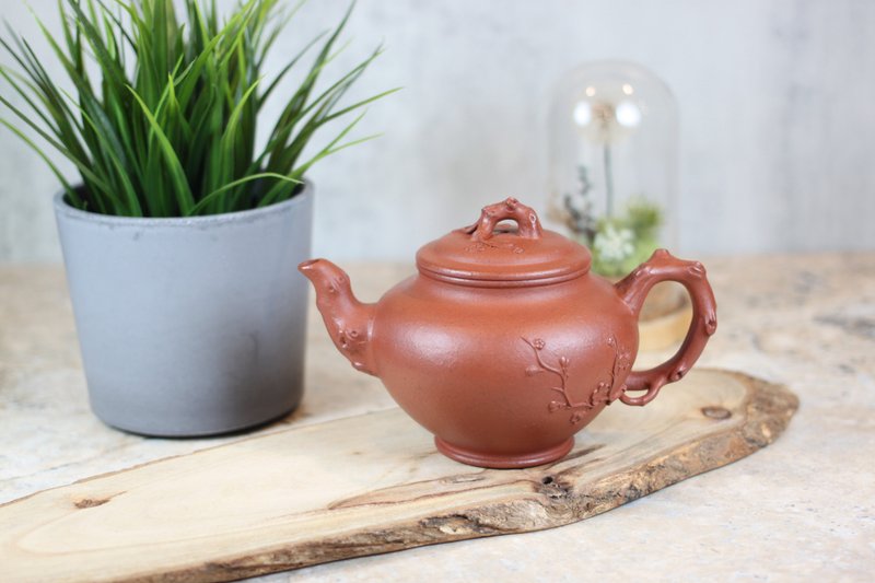 【沐春生活】梅报春 铁皮朱泥 宜兴紫砂 彭全中助工制 340ml - 茶具/茶杯 - 陶 