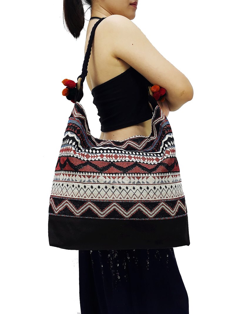 Woven Cotton Bag Tote bag Women bag Shoulder bag Shopping bag Pom Pom Strap - 其他 - 其他材质 红色
