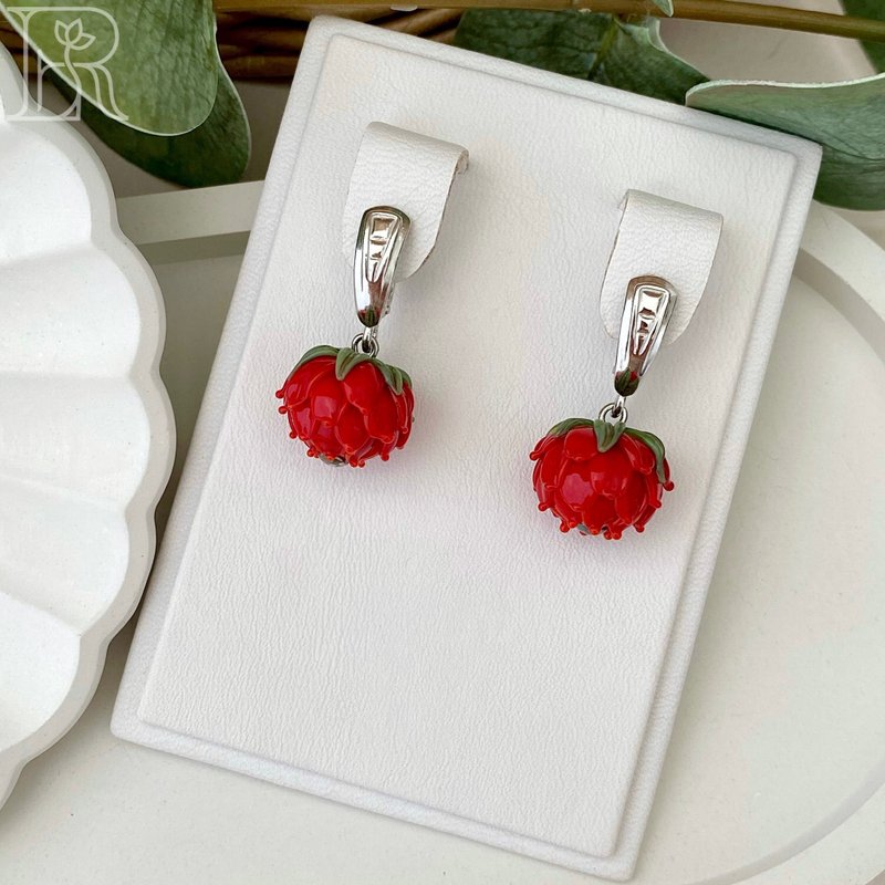 Handmade Silver Jewelry with Red Clover Plant: Perfect Present for Her - 耳环/耳夹 - 纯银 红色