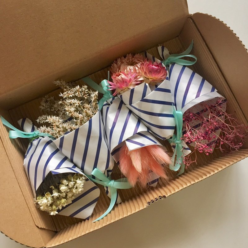 迷你干燥花束礼盒组 婚礼布置 干燥小花束 干燥花束 5入一组 - 植栽/盆栽 - 植物．花 多色
