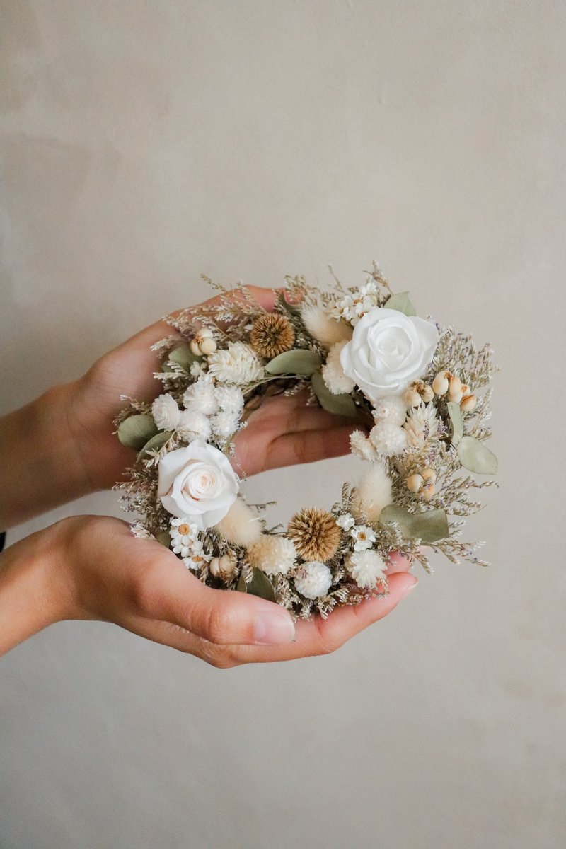 | 定制化礼物 | - 永生花圈 - 干燥花 永生花 花圈 情人节礼盒 - 干燥花/捧花 - 植物．花 白色