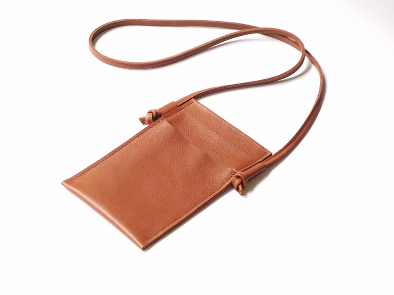 Leather phone bag in tan brown, Travel pouch, utilitarian sling bag. - 侧背包/斜挎包 - 真皮 咖啡色