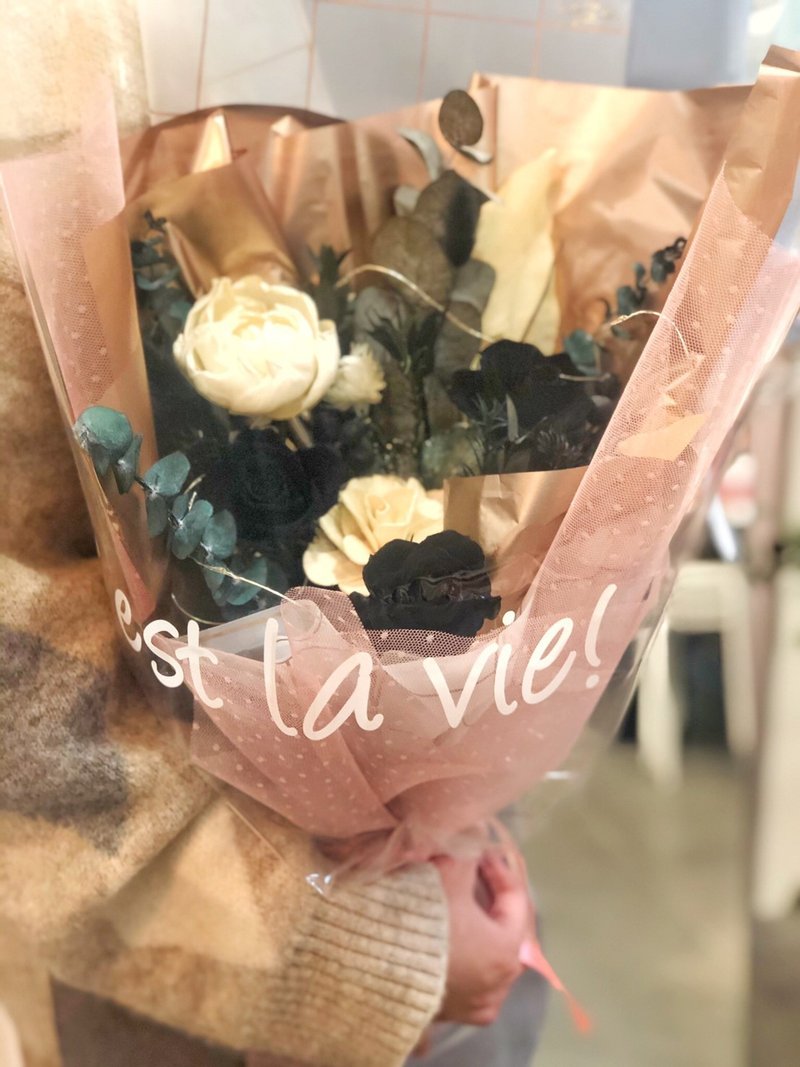 wbfxhm/ 2020 C'est la vie For Lover玫瑰金丝绒黑玫瑰不凋花束L - 干燥花/捧花 - 植物．花 多色