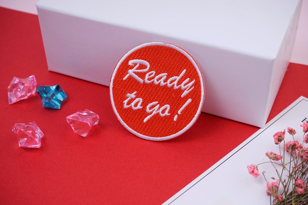 【刺绣布贴】READY TO GO 红色圆形 - 贴纸 - 绣线 