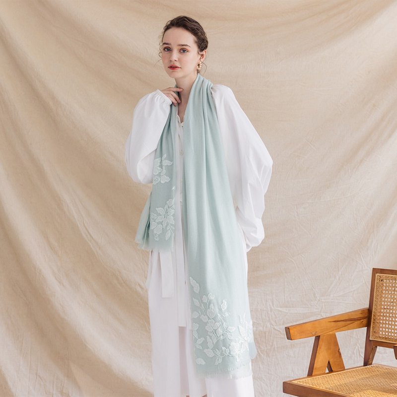 【轻奢】 Metis清新花叶蕾丝刺绣纯羊绒Cashmere围巾 - 围巾/披肩 - 其他材质 多色