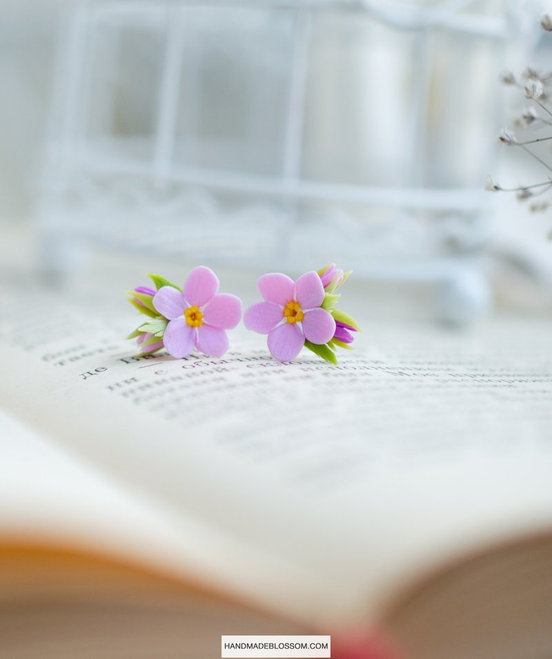 Pink forget me not stud earrings, Forget Me Not studs, Pink flower myosotis - 耳环/耳夹 - 粘土 粉红色