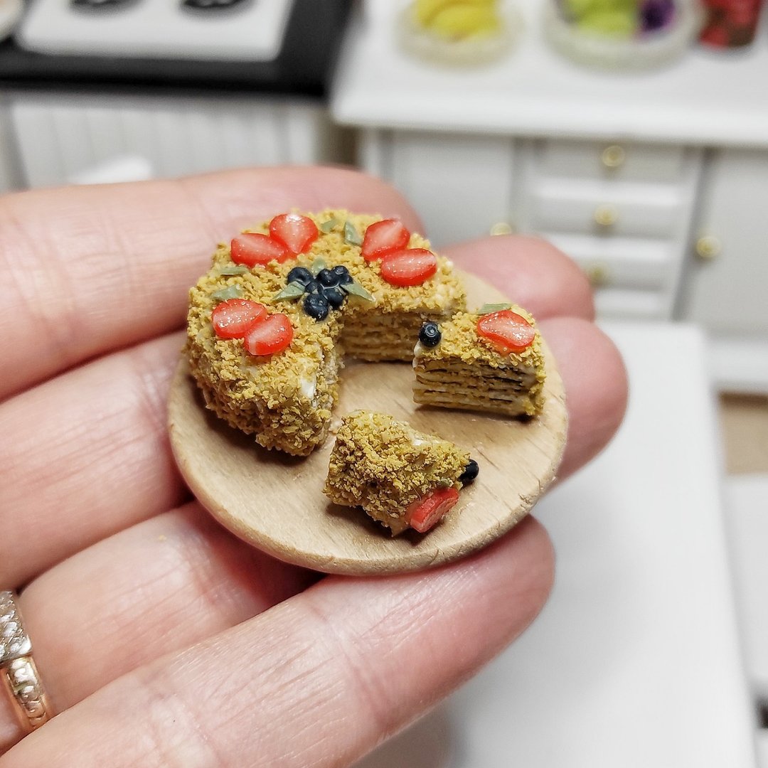 Realistic polymer clay cake - cake for dolls house - sweets for dolls - diorama - 玩偶/公仔 - 粘土 