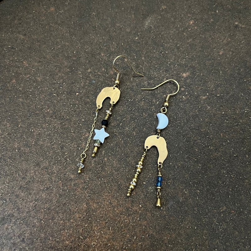 白月光长耳环 - 耳环/耳夹 - 铜/黄铜 黄色