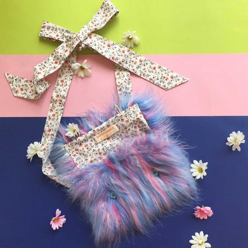 Cotton Candy Furry Friend Bag - 手提包/手提袋 - 聚酯纤维 蓝色