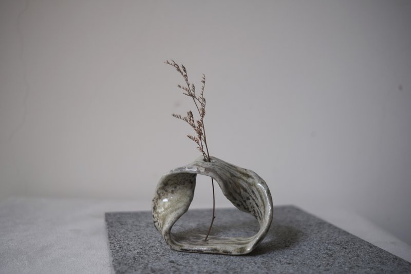 Suànn-Sian . 圈圈小花器 | 柴烧 干燥花花器 - 花瓶/陶器 - 陶 绿色