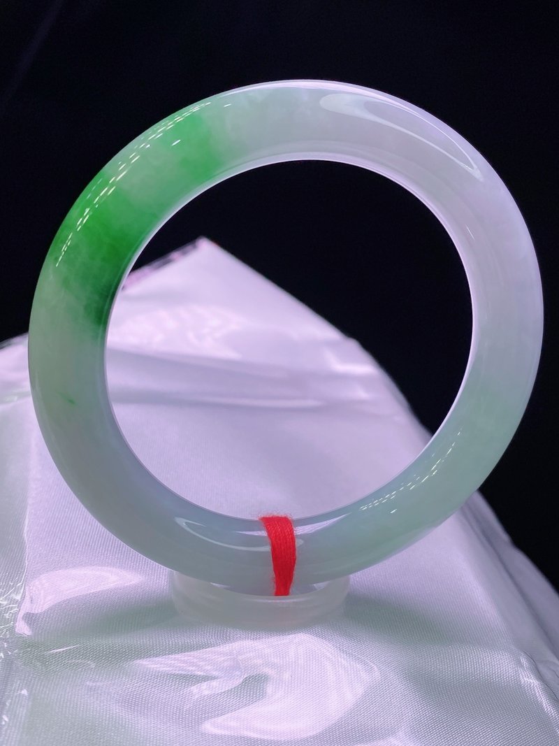 缅甸老坑 天然A货翡翠手镯 圈口55MM 冰糯俏绿水头足 编号05218 - 手链/手环 - 玉石 