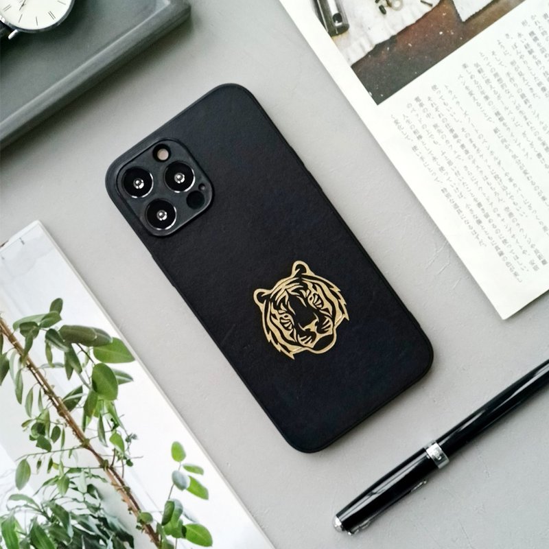 心有猛虎 |黑色iphone15promax手机壳真皮14plus保护套13苹果防摔 - 手机壳/手机套 - 真皮 黑色