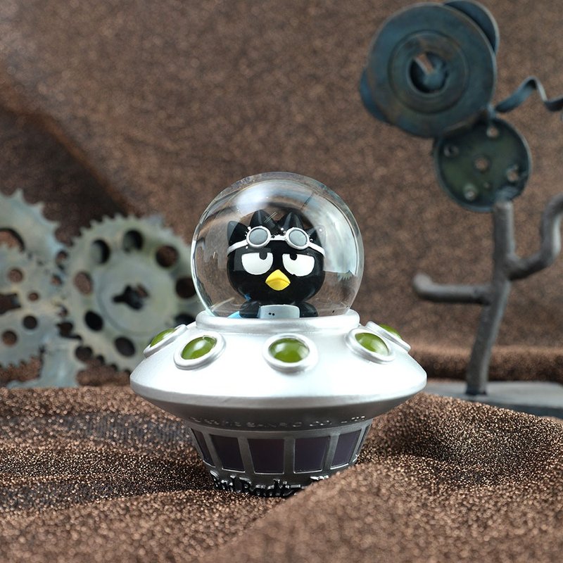 酷企鹅 XO 飞碟 水晶球摆饰 - 摆饰 - 玻璃 