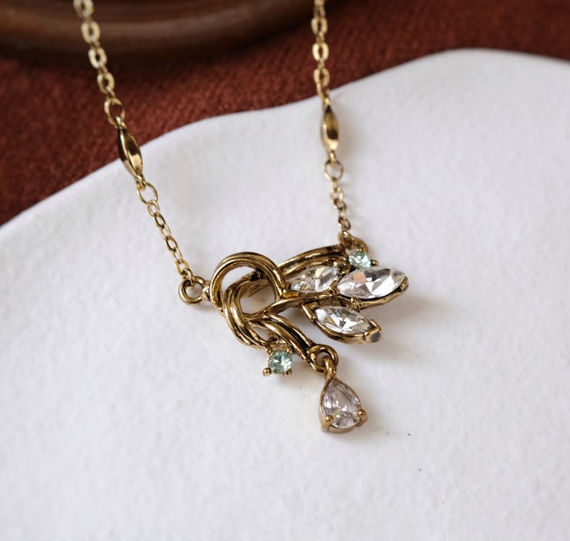 浪漫花束 vintage水钻复古黄铜项链 - 长链 - 其他金属 绿色