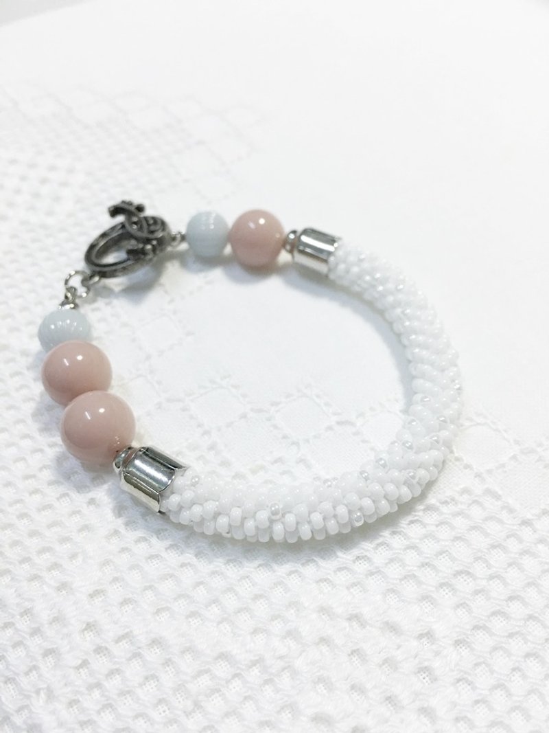 CandiiJewelry_White Spring Crochet Bracelet - 手链/手环 - 宝石 白色