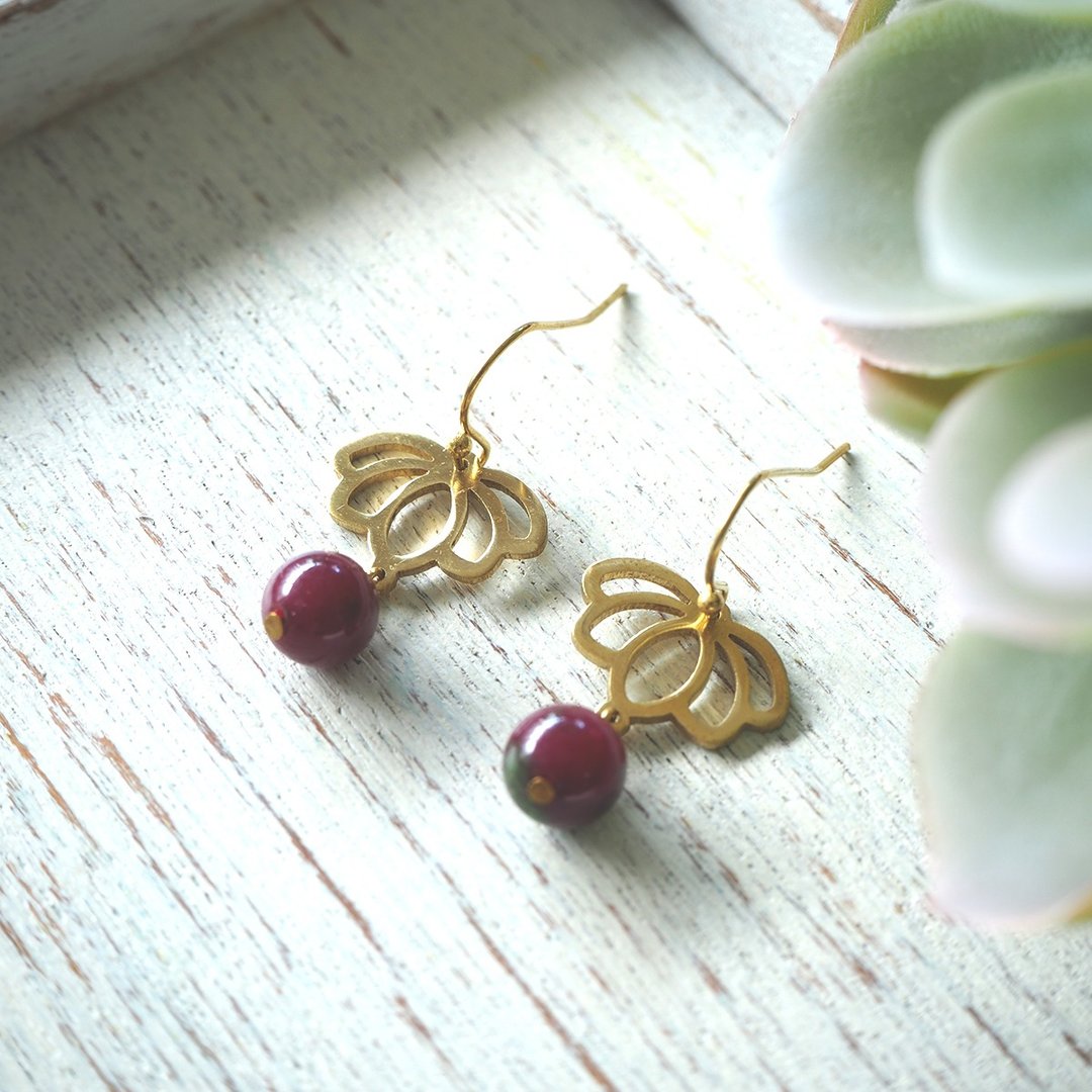 Lotus flower earrings with green and pink Zoisite (brass han - 耳环/耳夹 - 铜/黄铜 紫色