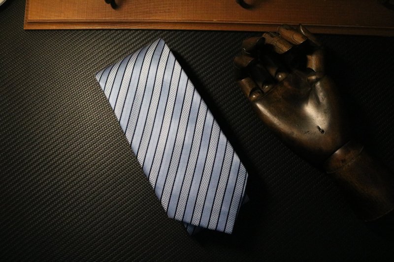 蓝色斜纹百分百真丝领带绅士商务necktie - 领带/领带夹 - 丝．绢 蓝色