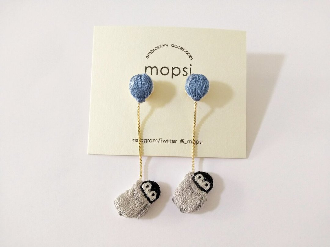Balloons and penguins embroidered earrings / Clip-On - 耳环/耳夹 - 绣线 蓝色