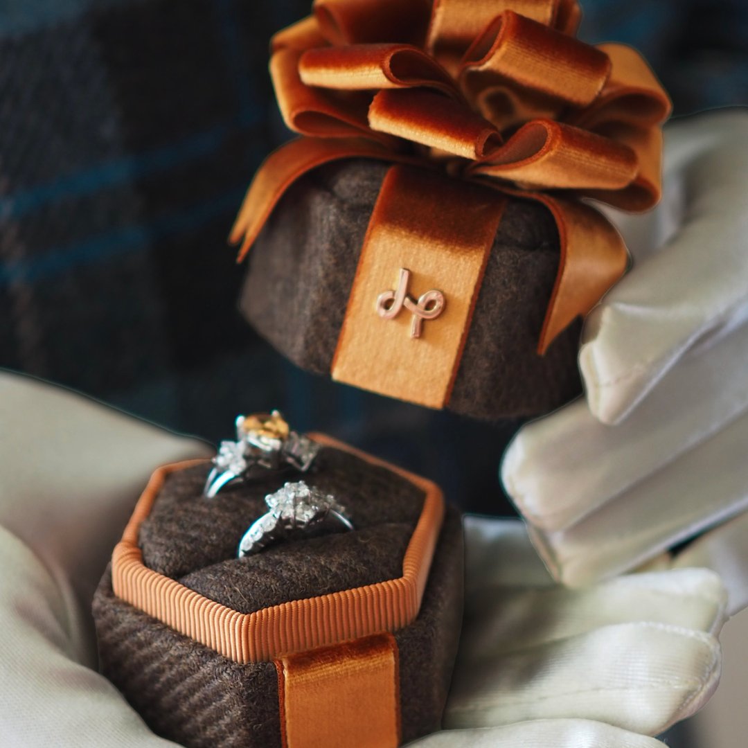 Velvet Ribbon Ring Case / 经典爱马仕橘与琥珀 Heritage Orange - 收纳用品 - 其他材质 咖啡色
