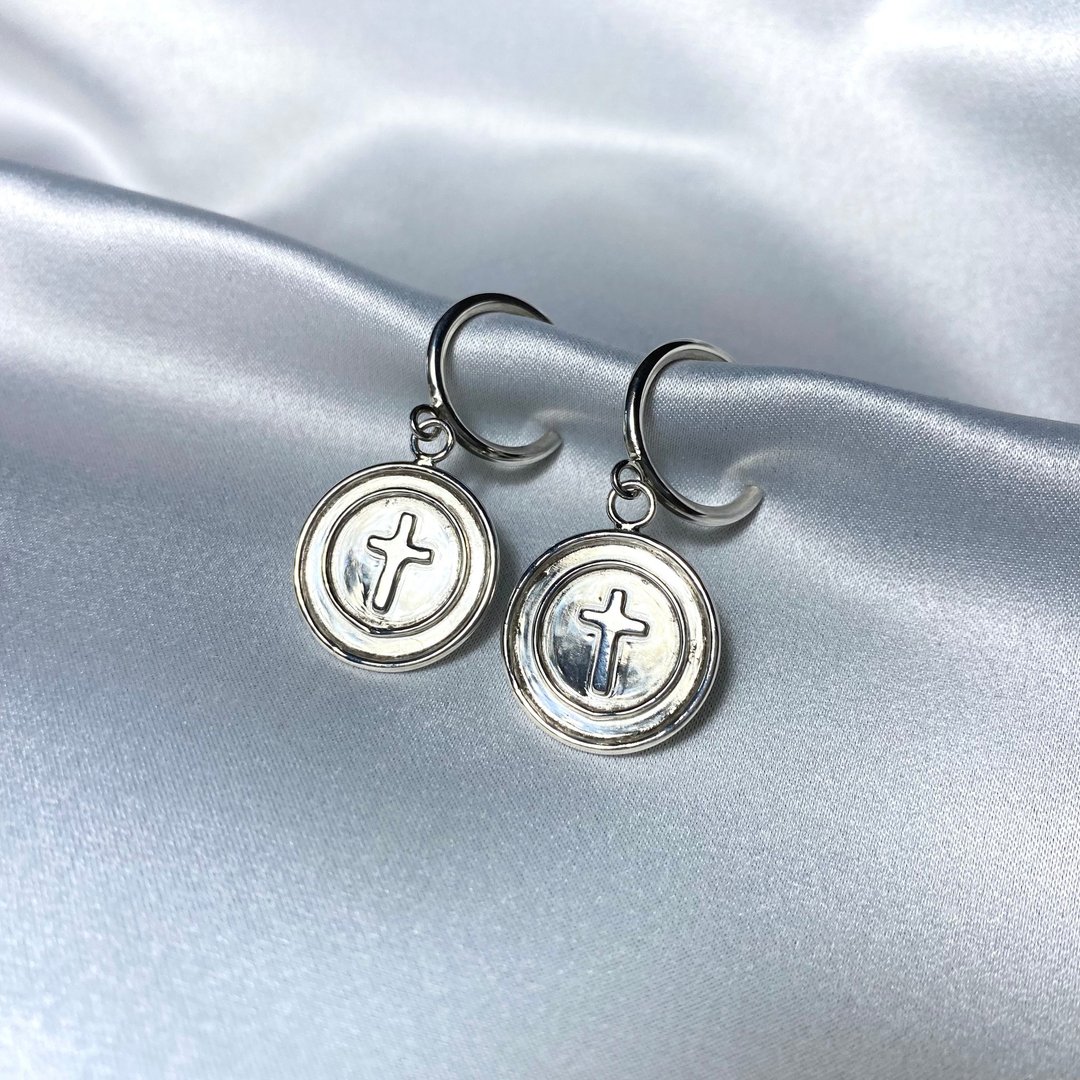 MIH金工首饰 | 沈浸在爱里 - 十字架纯银耳环 cross earrings - 耳环/耳夹 - 纯银 银色