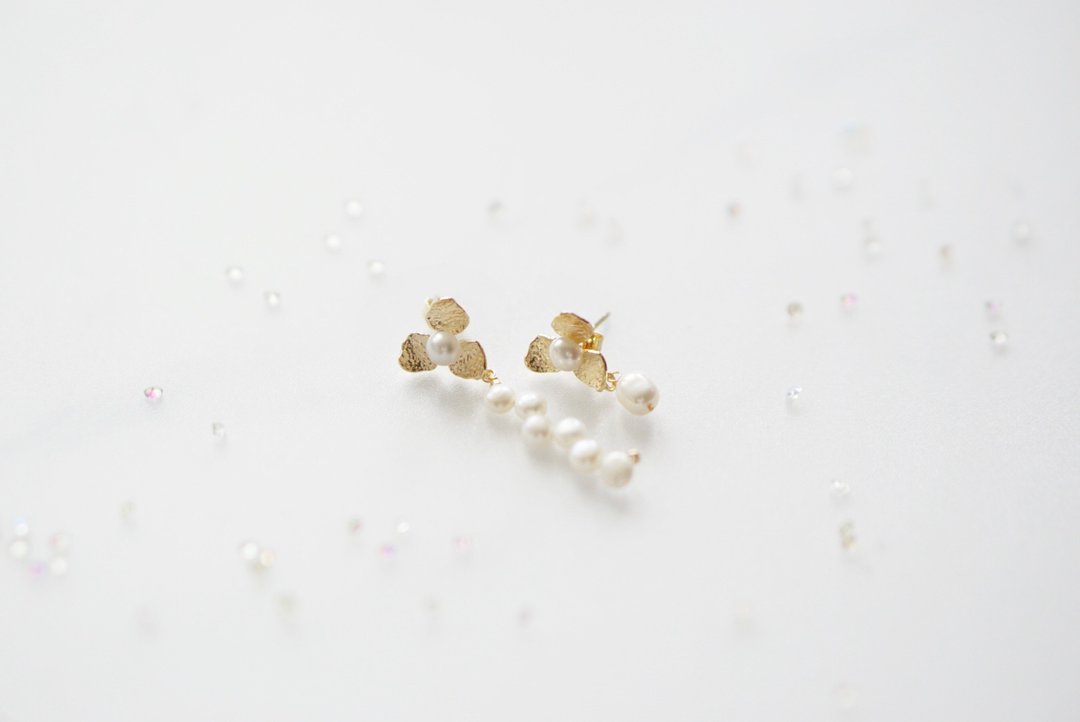 Pearl | 珍珠花纯银耳环 - 耳环/耳夹 - 珍珠 