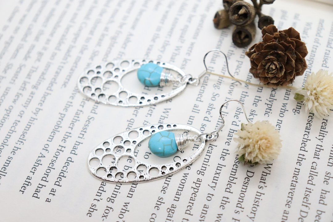 Tibetan Silver-Plated Oval Charm & Turquoise Dangle 925 Silver Hook Earrings - 耳环/耳夹 - 宝石 蓝色