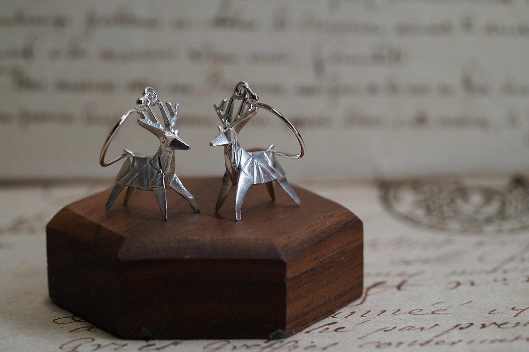 925银站立的折纸小鹿耳环 (勾针款) (价格为一对售价) (E78) - 耳环/耳夹 - 纯银 