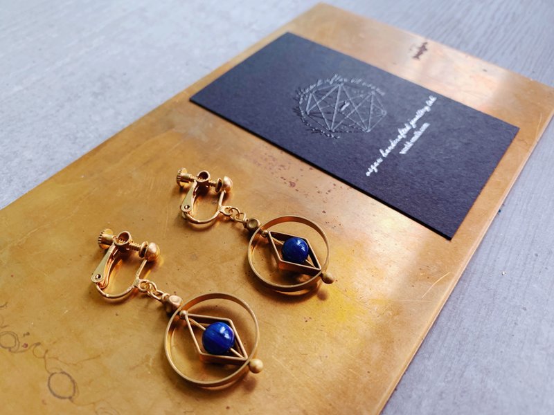 几何黄铜蓝晶耳夹  - 可转耳勾 (14KGF) - 耳环/耳夹 - 宝石 蓝色