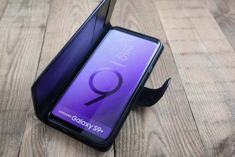 APEE皮手工~侧掀手机皮套~鳄鱼皮纹黑~iphone 11,12 - 手机壳/手机套 - 真皮 黑色