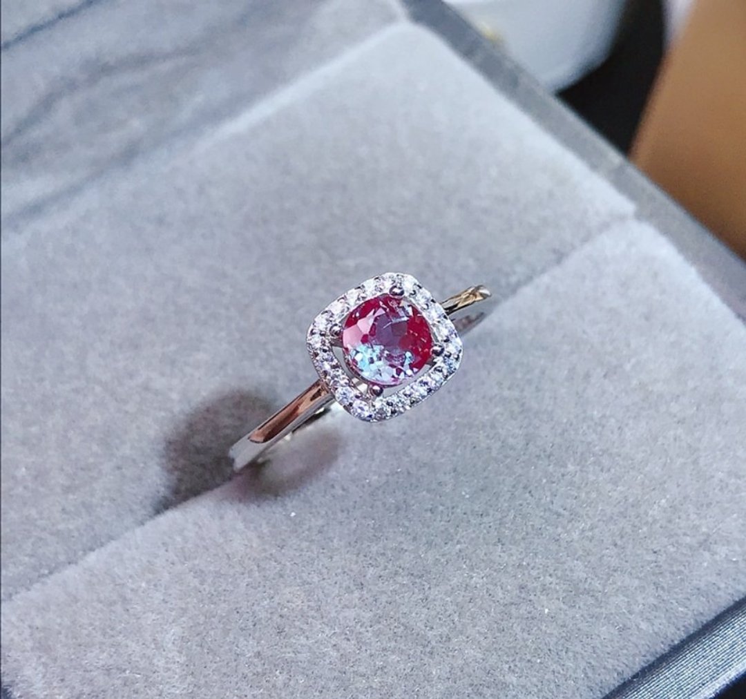 Round Alexandrite Ring, Alexandrite Silver Ring, Delicate Alexandrite Ring - 戒指 - 其他金属 银色